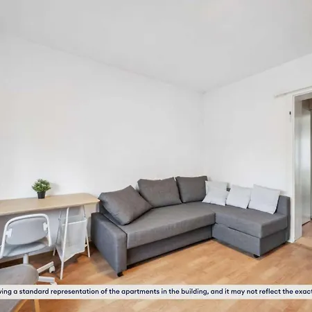 Cozy And Simple2br With Natural Light Apartment Zurich