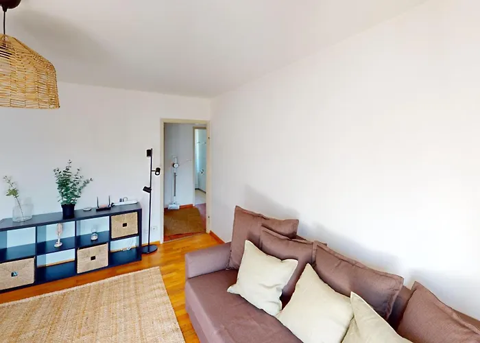 Koeschenruetistrasse 55, 8052 Switzerland *