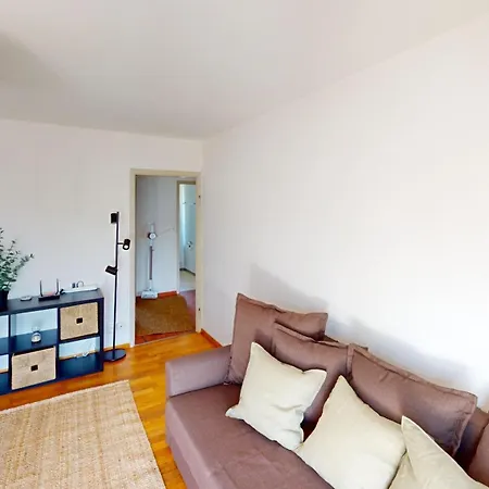 Koeschenruetistrasse 55, 8052 Switzerland *